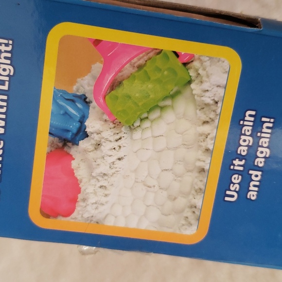 Sands Alive GLOW Explorer Set for kids 3+ - Picture 6 of 7